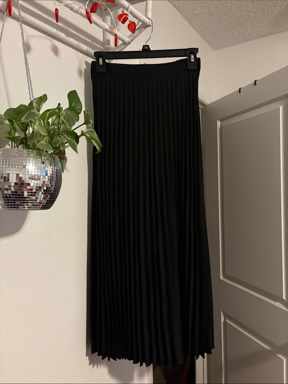 Simple Retro Black Pleated Maxi Skirt